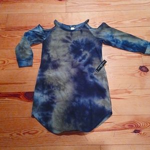 VENUS cold shoulder mini dress. NWT.   Size M.